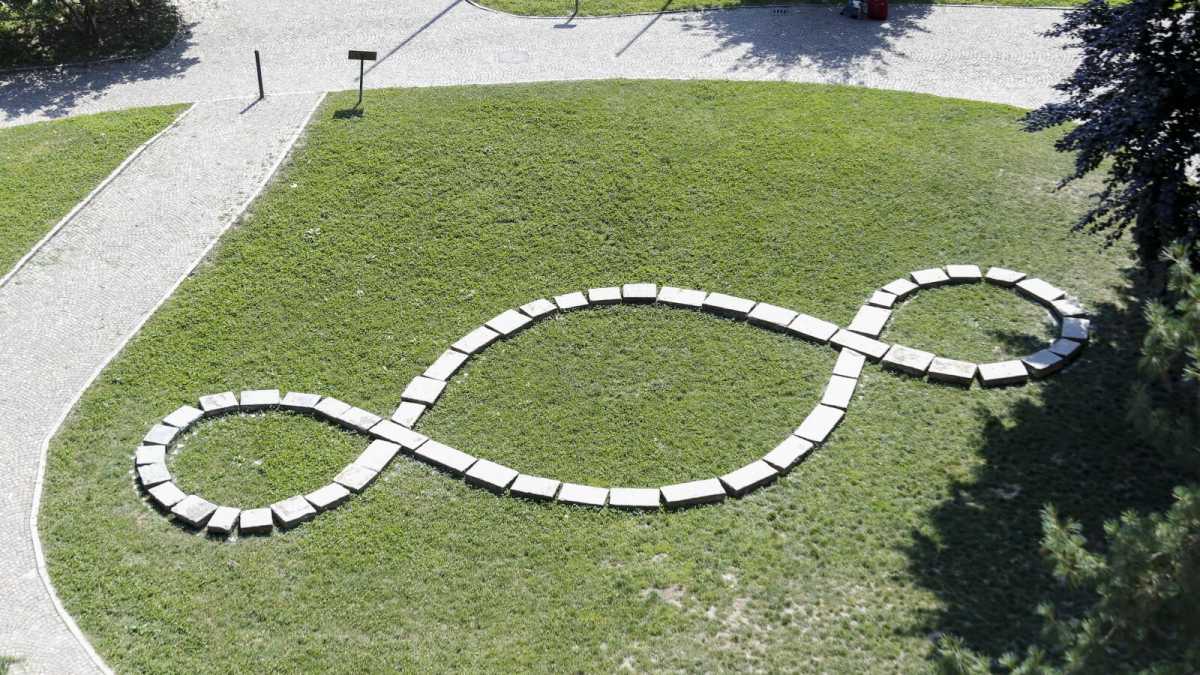 Immagine di Il Terzo Paradiso: l'opera d'arte di Pistoletto (dove si spaccia)