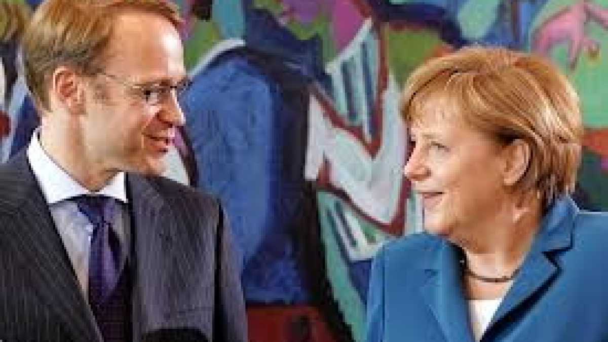 Immagine di Merkel in versione elettorale mette l’Europa sotto il tappeto