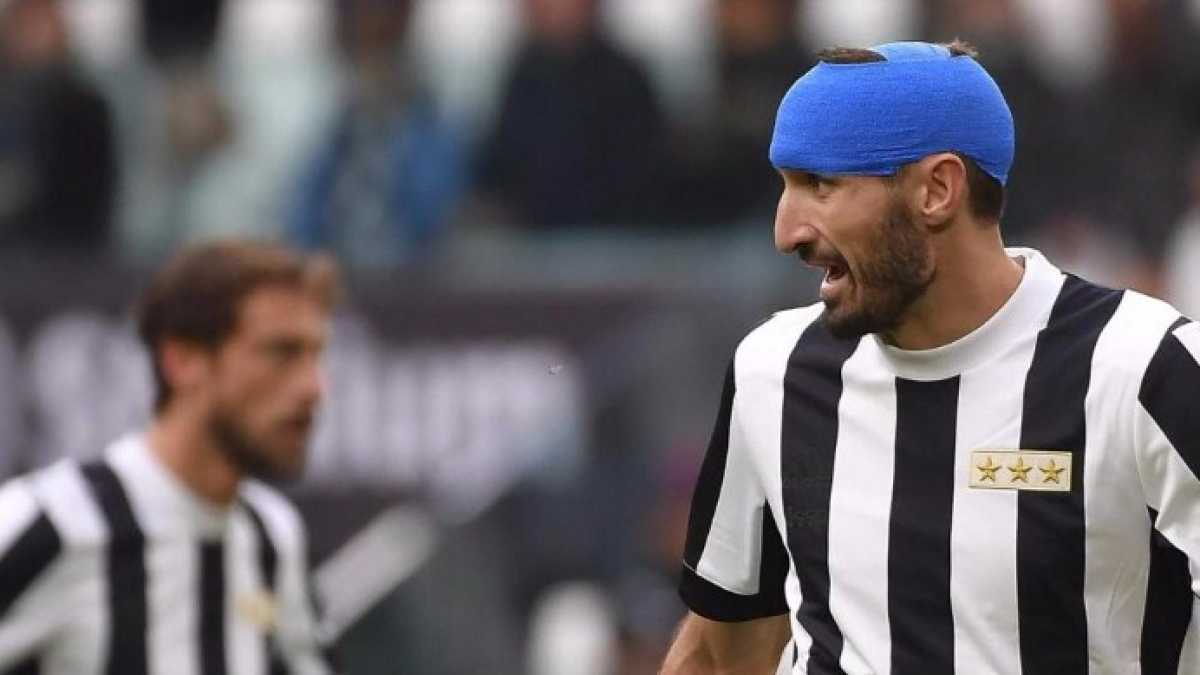 Immagine di Chiellini l'indiano e Belotti il granchio
