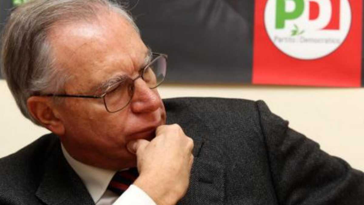 Immagine di Il Pd, Epifani e la storia della “segreteria ombra” di Renzi