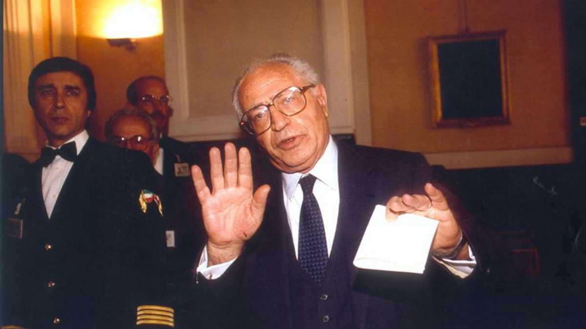 Immagine di Rileggere Maccanico per valutare laicamente la riforma della Costituzione