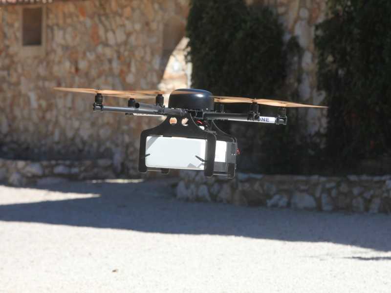 Drone in volo (foto LaPresse)