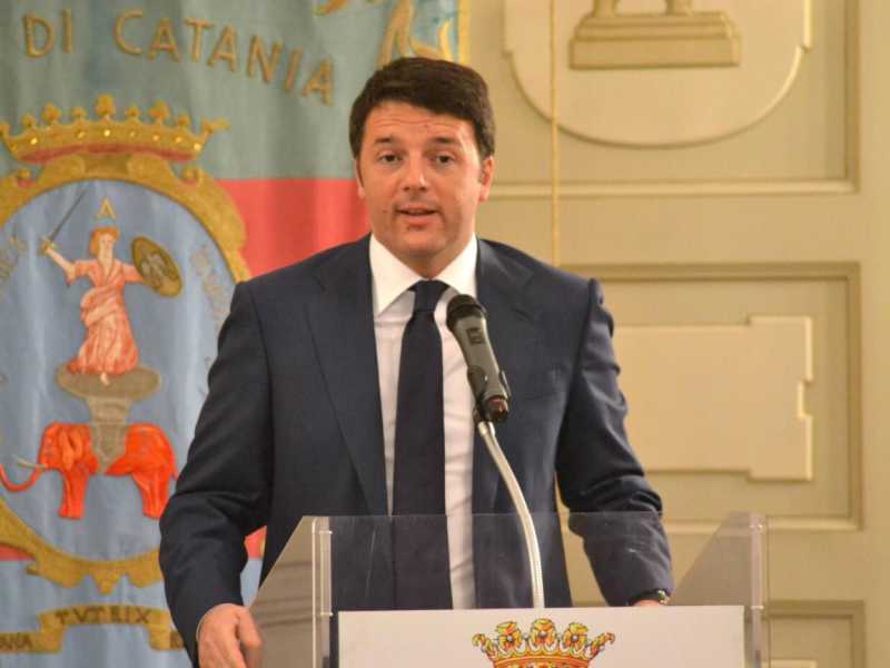 Matteo Renzi a Catania (foto LaPresse)