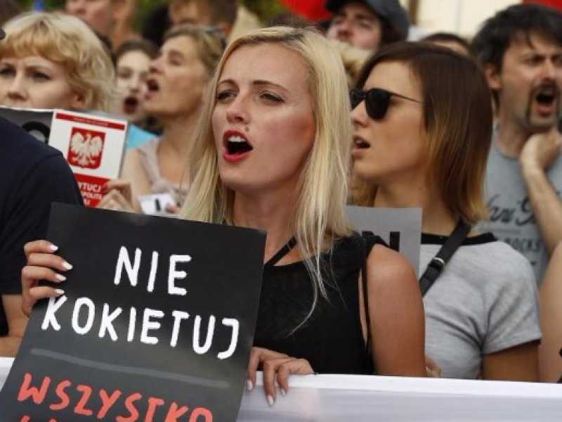 Polonia, proteste contro la riforma della giustizia (foto LaPresse)