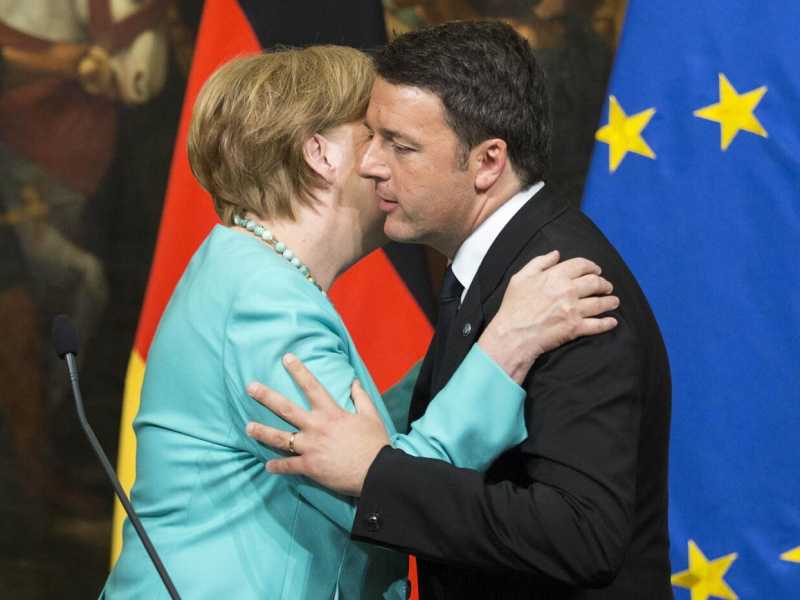 Angela Merkel con Matteo Renzi (foto LaPresse)