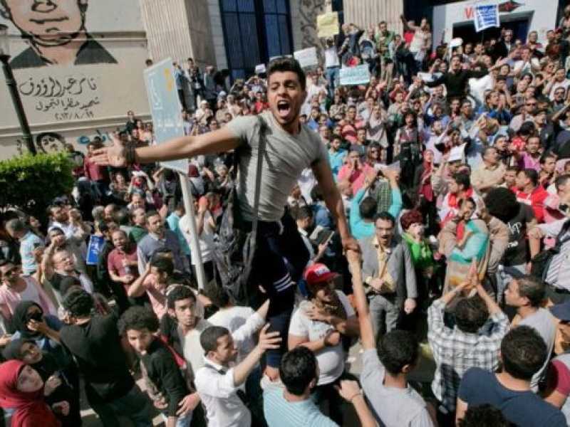 Manifestanti al Cairo contro la cessione delle due isole del mar Rosso all'Arabia Saudita
