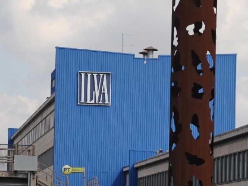 Accordo tra governo e sindacati sull'Ilva: cassa integrazione ridotta a 3.300 lavoratori