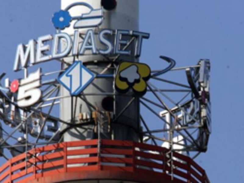 La corsa di Mediaset in Borsa, tra strategie e stabilità politica