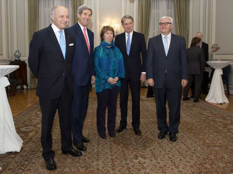 La delegazione 5+1 riunita a Vienna per il negoziato sul nucleare iraniano (foto Ap)