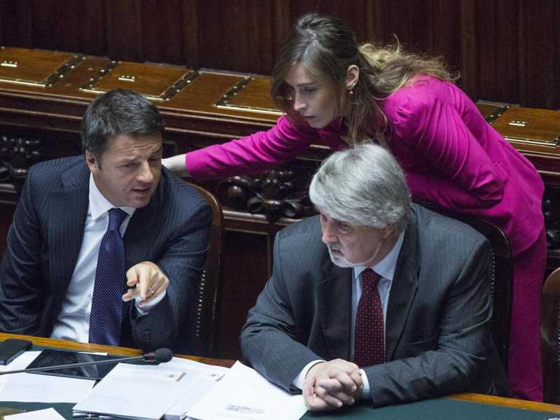Matteo Renzi, Giuliano Poletti e Maria Elena Boschi (foto LaPresse)
