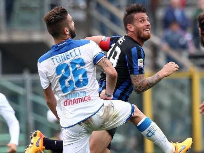 Denis e Tonelli durante il match di domenica
