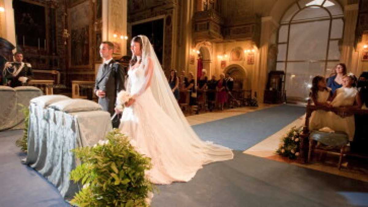 Immagine di In Francia ci sono preti che si portano avanti col lavoro