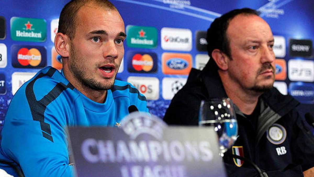 Immagine di Sneijder al fu Pizzighettone allenato da Benítez. Alla faccia del sindacato