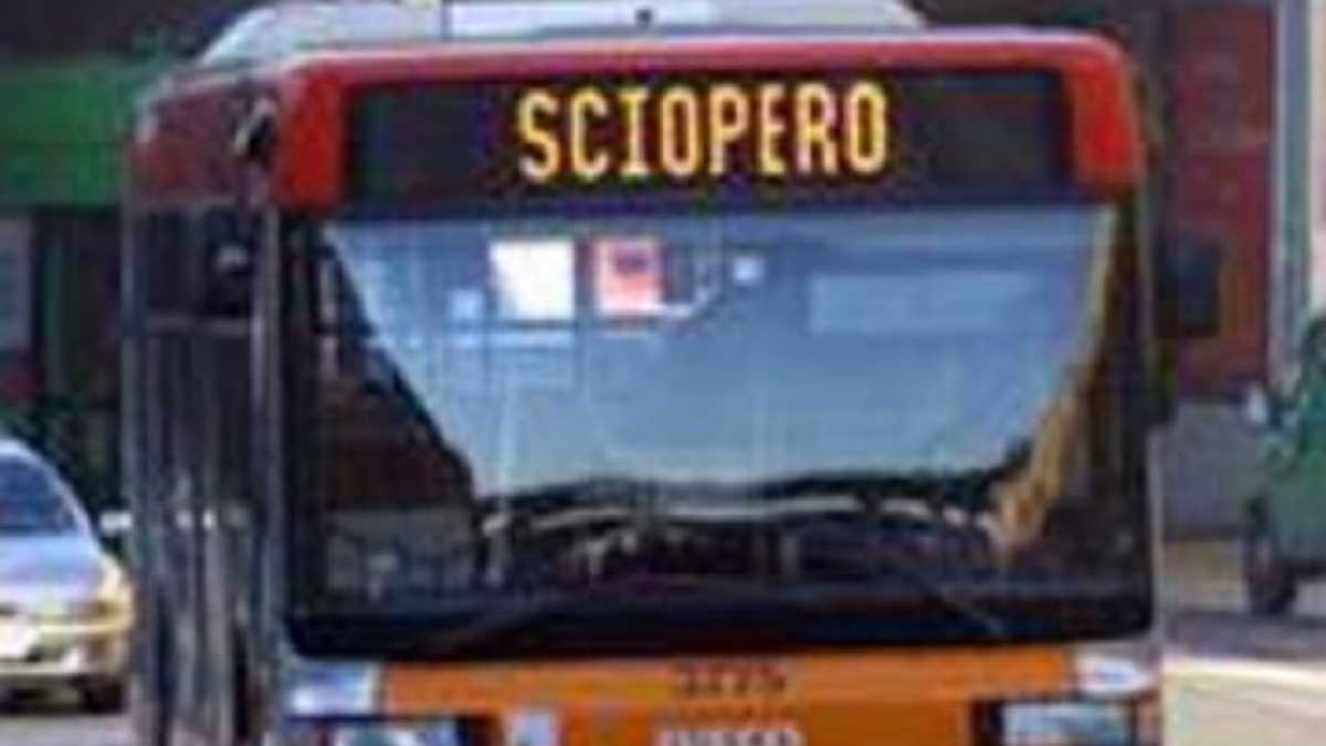 Immagine di Un tram che si chiama sciopero inutile