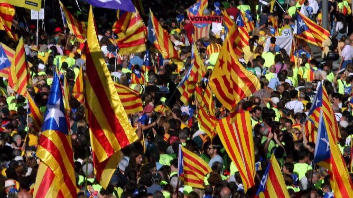 Immagine di Tra i secessionisti catalani fuori controllo pure Podemos è in imbarazzo