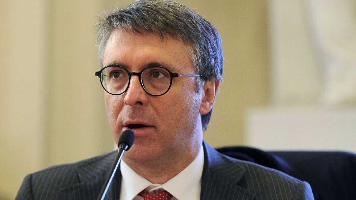 Immagine di Il governo Gentiloni spunta le armi di Cantone. Poi fa marcia indietro