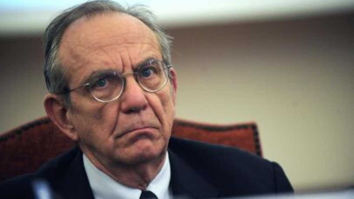 Immagine di Padoan avvisa l'Italia, "la crisi non è finita", poi la rassicura "la strada intrapresa è quella giusta"