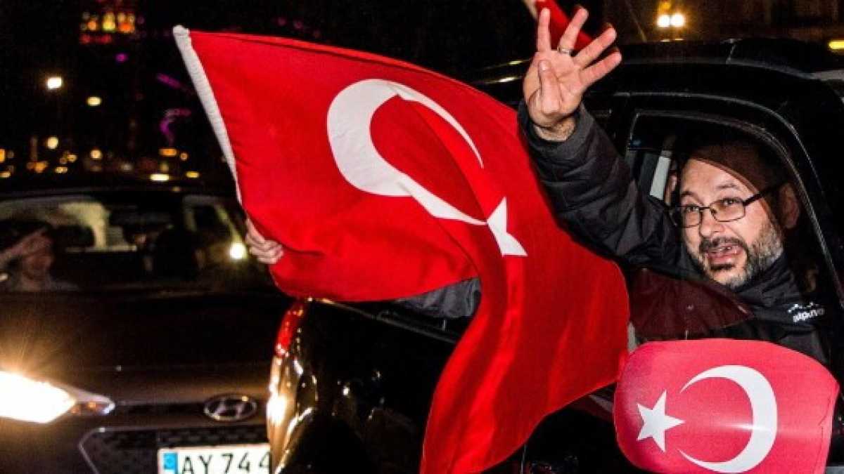 Immagine di Il voto in UK, la Turchia post referendum e il ritorno della Spal. Di cosa parlare stasera a cena
