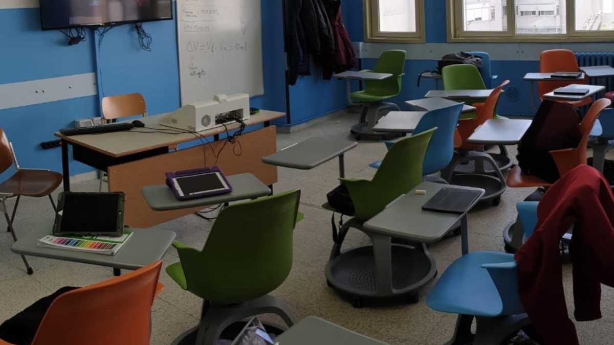 Immagine di L'unico modo per partecipare alla gara sui banchi scolastici è disattendere Arcuri