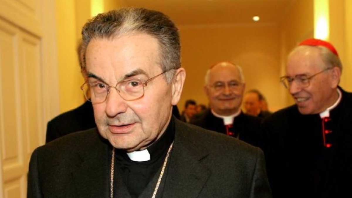 Immagine di Don Carlo Caffarra, incatenato alla verità come a una roccia