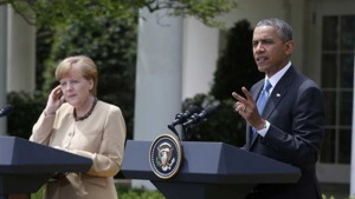 Immagine di Merkel incontra Obama: "Nuove sanzioni contro Mosca". Putin: "Accordi a rischio"