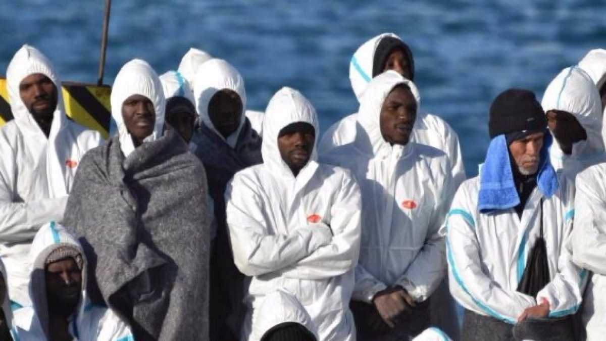 Immagine di Dalla Francia arrivano insinuazioni contro Minniti: accordi occulti tra Italia e Libia