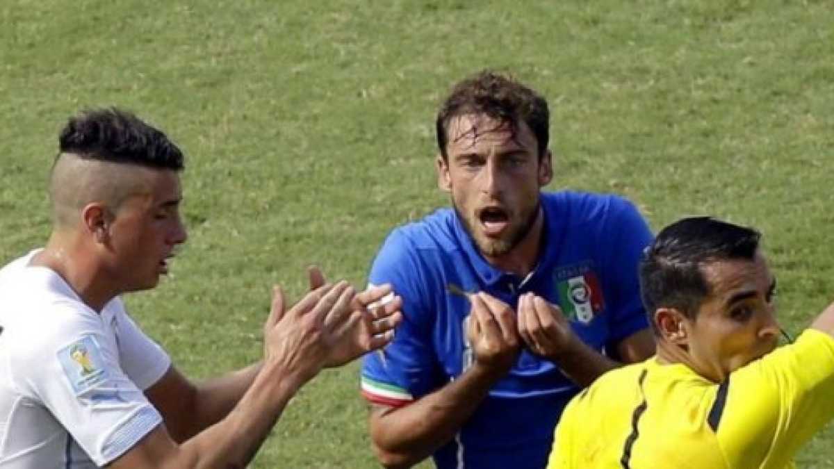 Immagine di Prandelli e l'arbitro sbagliano tutto. Italia eliminata
