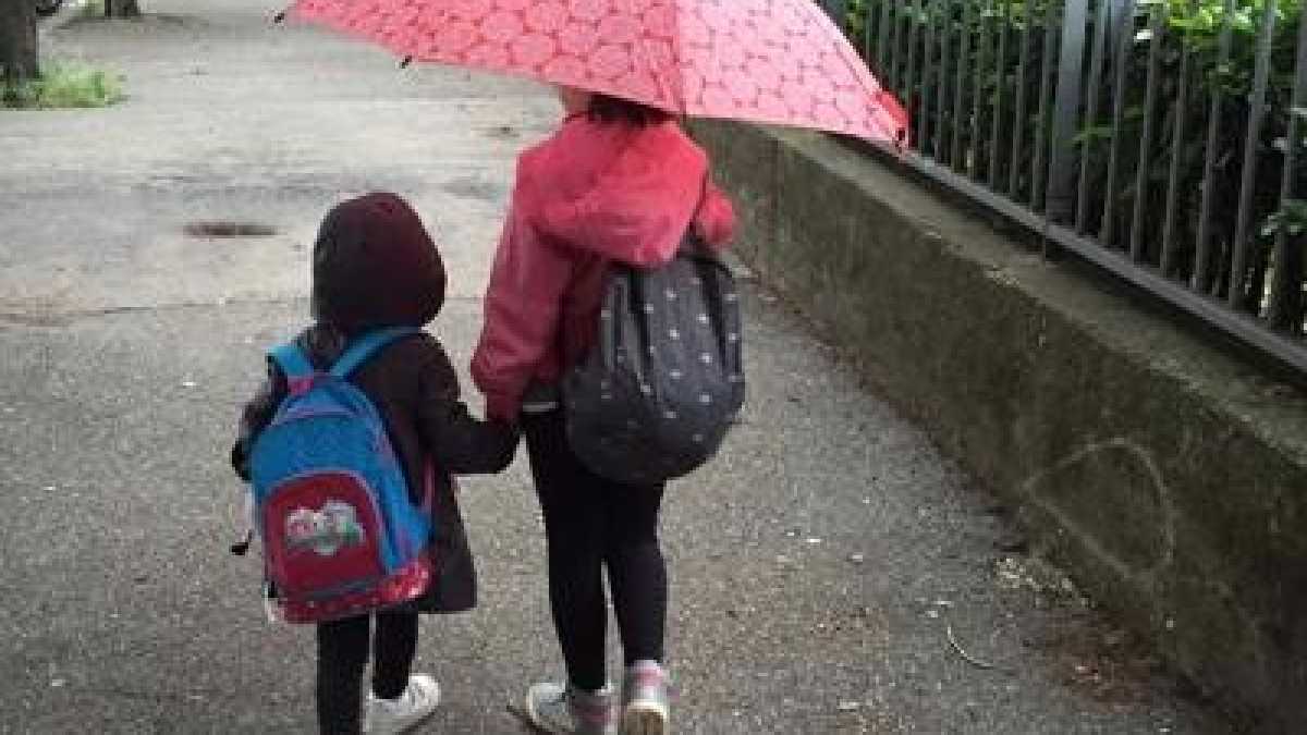 Immagine di Origliando i bambini chiacchierare