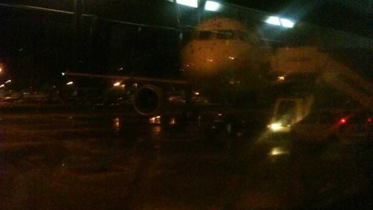 Immagine di #fermiafiumicino. Cronaca di un volo mai partito