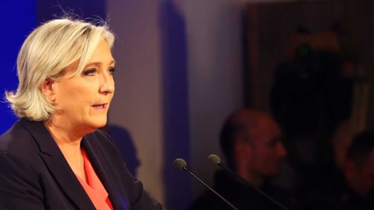 Immagine di Il Front National abbandona il no-euro, e un pochino pure Marine