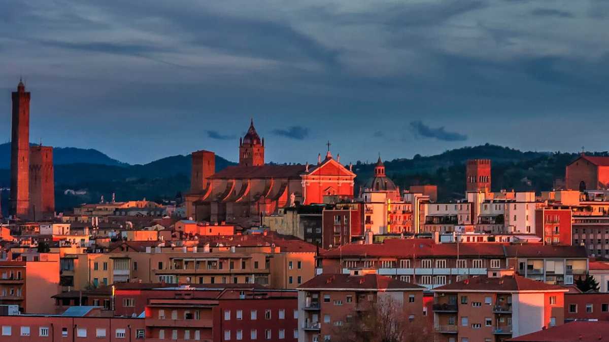 Immagine di Emilia e Romagna sono due regioni distinte. Chiaro?