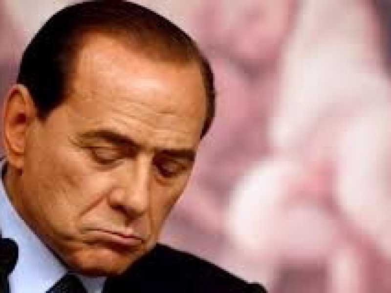Il Cav. condannato e il gusto di fare gol in fuorigioco