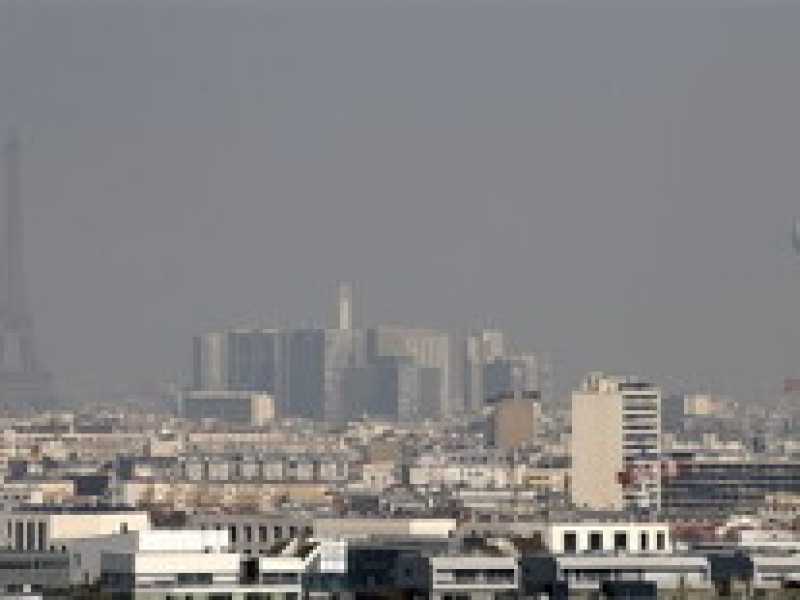 Il global warming dà alla testa: per i francesi l'inquinamento di Parigi è colpa di Berlino