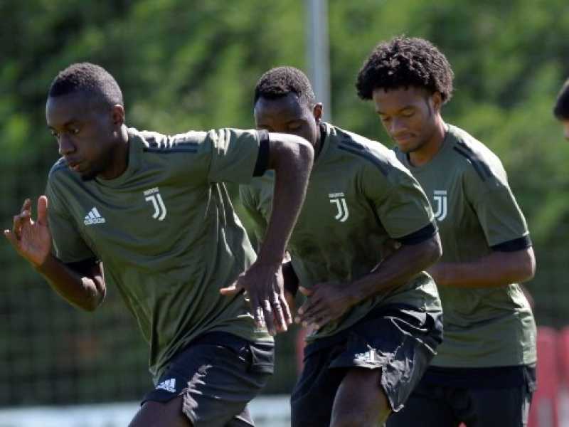 L'allenamento della Juventus in vista dell'impegno di Champions League (foto LaPresse)