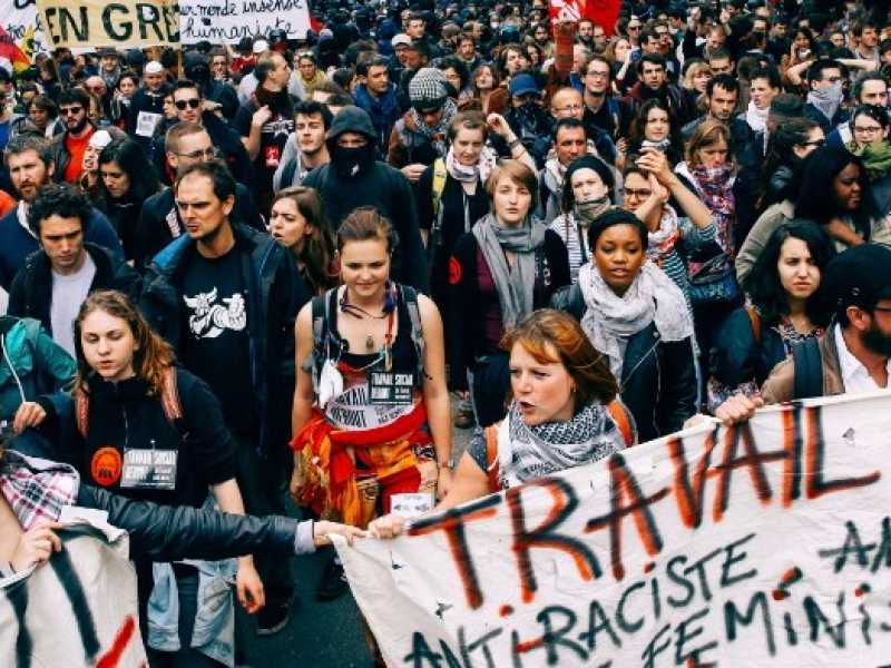 Proteste a Parigi (Foto LaPresse)