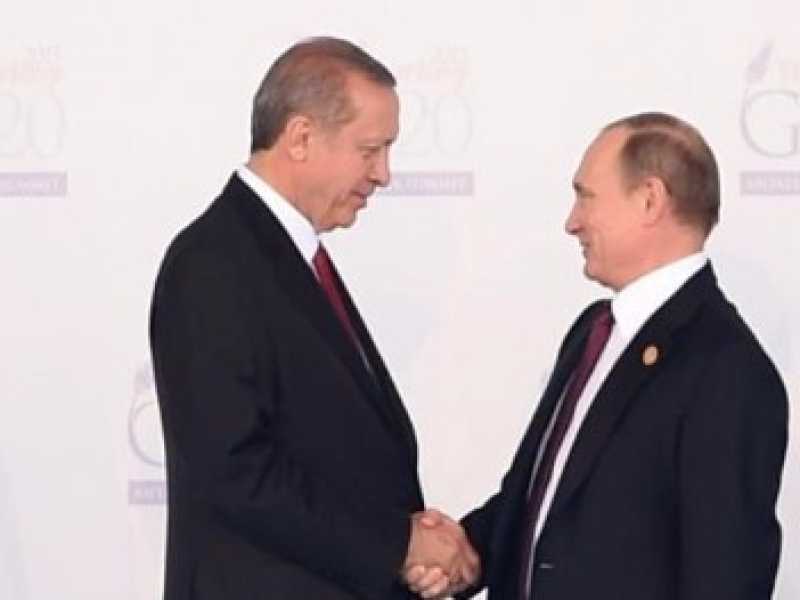 Putin e Erdogan al forum di Antalya (foto LaPresse)