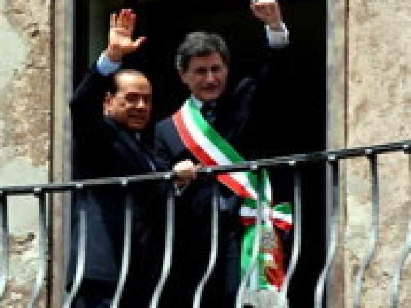 Il Pdl è così stordito da Berlusconi che non riesce a ribellarsi