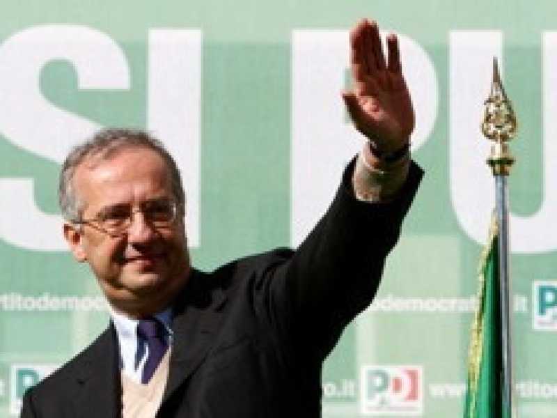 Copione o no, Renzi somiglia sempre più alla sua prima vittima: Veltroni