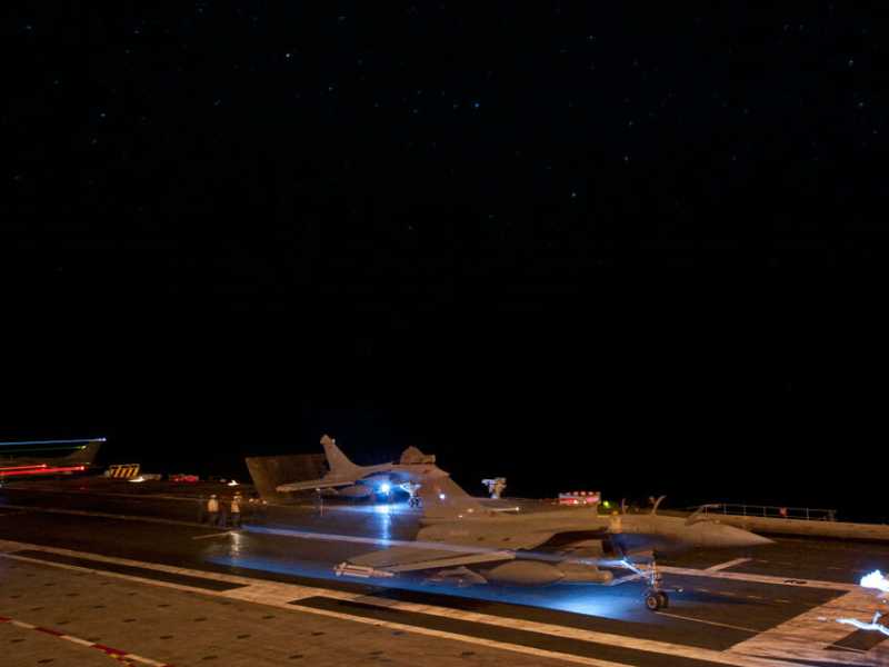 Rafale francesi su una portaerei 