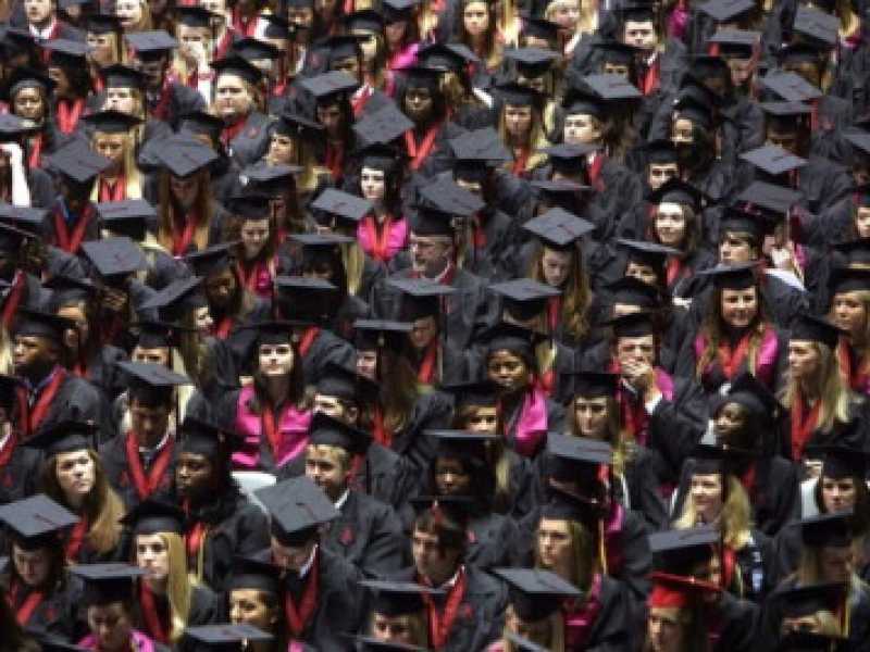 Si sgonfia la bolla mediatica degli universitari americani iperindebitati