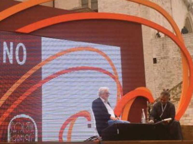 Foto tratta dal profilo Facebook del cortile dei gentili