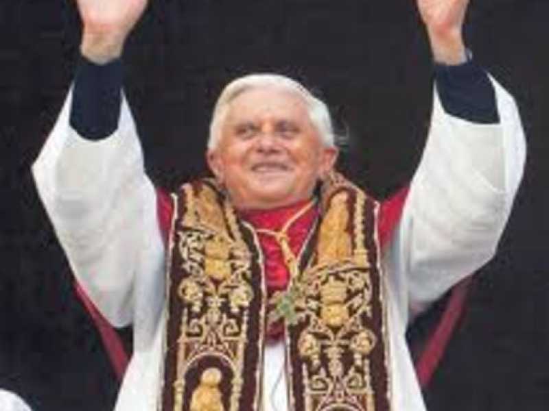 Benedetto XVI tifa Bayern Monaco. E il Bayern lo fa socio onorario del club