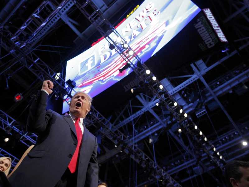 Donald Trump al confronto tra candidati repubblicani (foto laPresse)