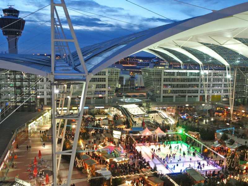 Aeroporti che funzionano: il “Franz Joseph Strauss” di Monaco di Baviera, d’inverno anche con una pista di ghiaccio. In Europa è il settimo per numero di passeggeri, ma il primo (e terzo nel mondo) ne