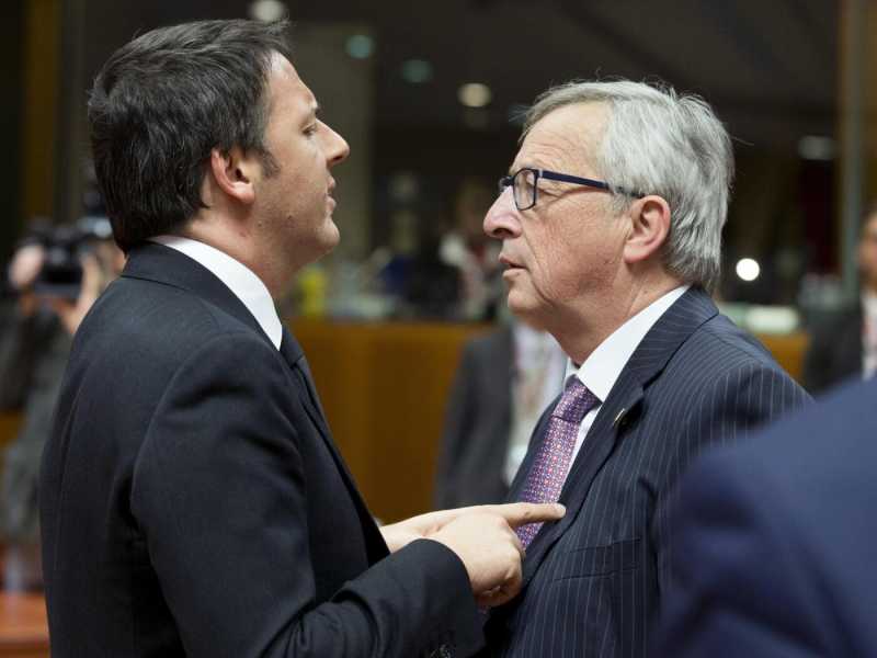 Matteo Renzi con Jean-Claude Juncker (foto LaPresse)