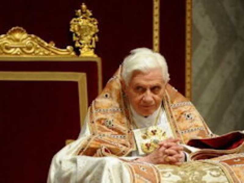 Nessuno ucciderà il Papa, ma in Vaticano c’è chi gli rovina la vita
