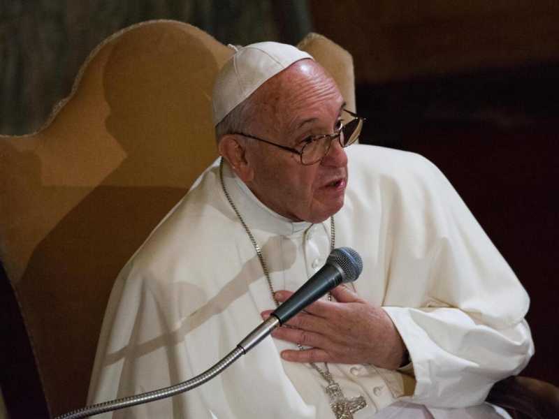 Nell'agosto del 2014, sul volo di ritorno dalla Corea, il Papa disse che "&egrave; lecito fermare l'aggressore ingiusto" (Lapresse)