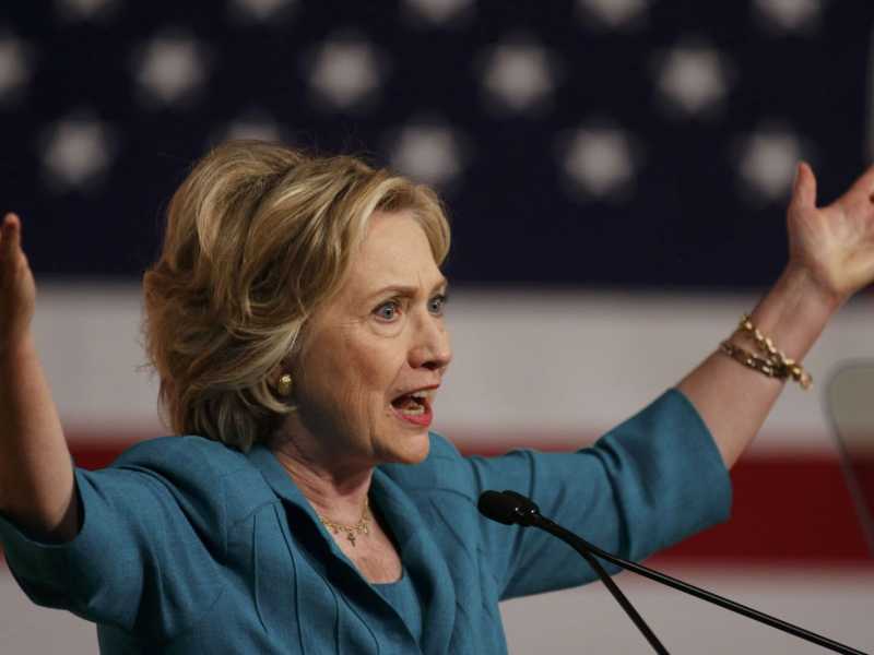 La guerra al califfo, il crollo di Jeb e Hillary e il museo delle relazioni finite. Di cosa parlare stasera a cena