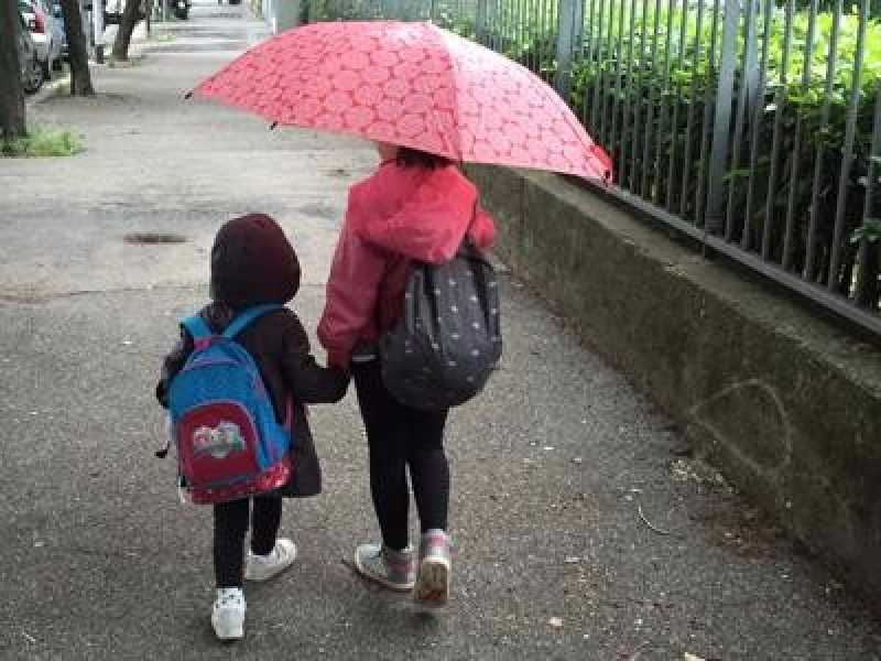 Origliando i bambini chiacchierare