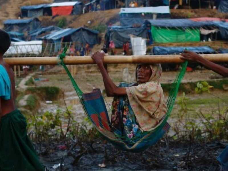I rifugiati di Rohingya al rifugio temporaneo in Bangladesh. Foto  LaPresse/Reuters 